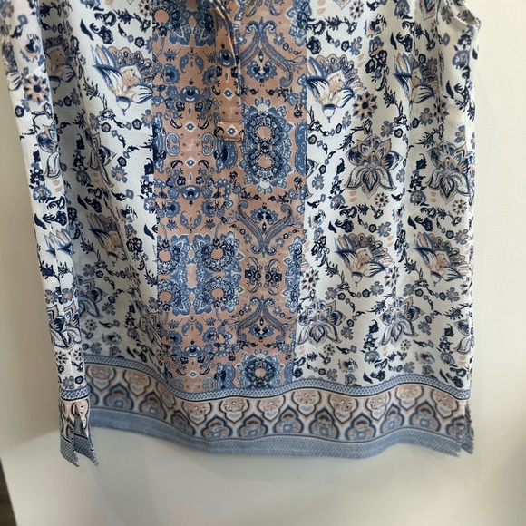 ❤️ Dalia Sleeveless Blouse. Beautiful colours very soft and flowy. Medium - Picture 3 of 5